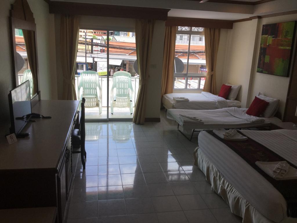 The Yim Siam Hotel Patong Exterior photo