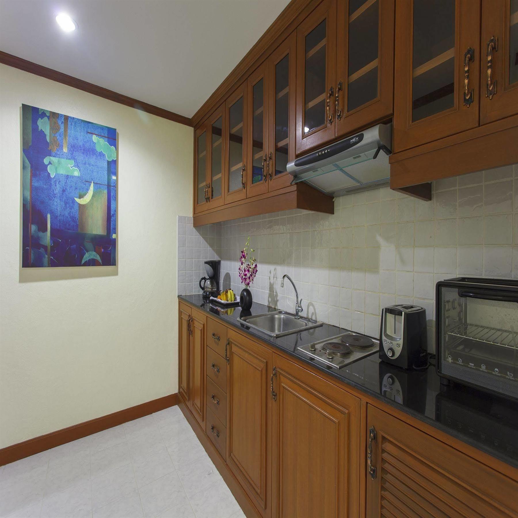 The Yim Siam Hotel Patong Exterior photo