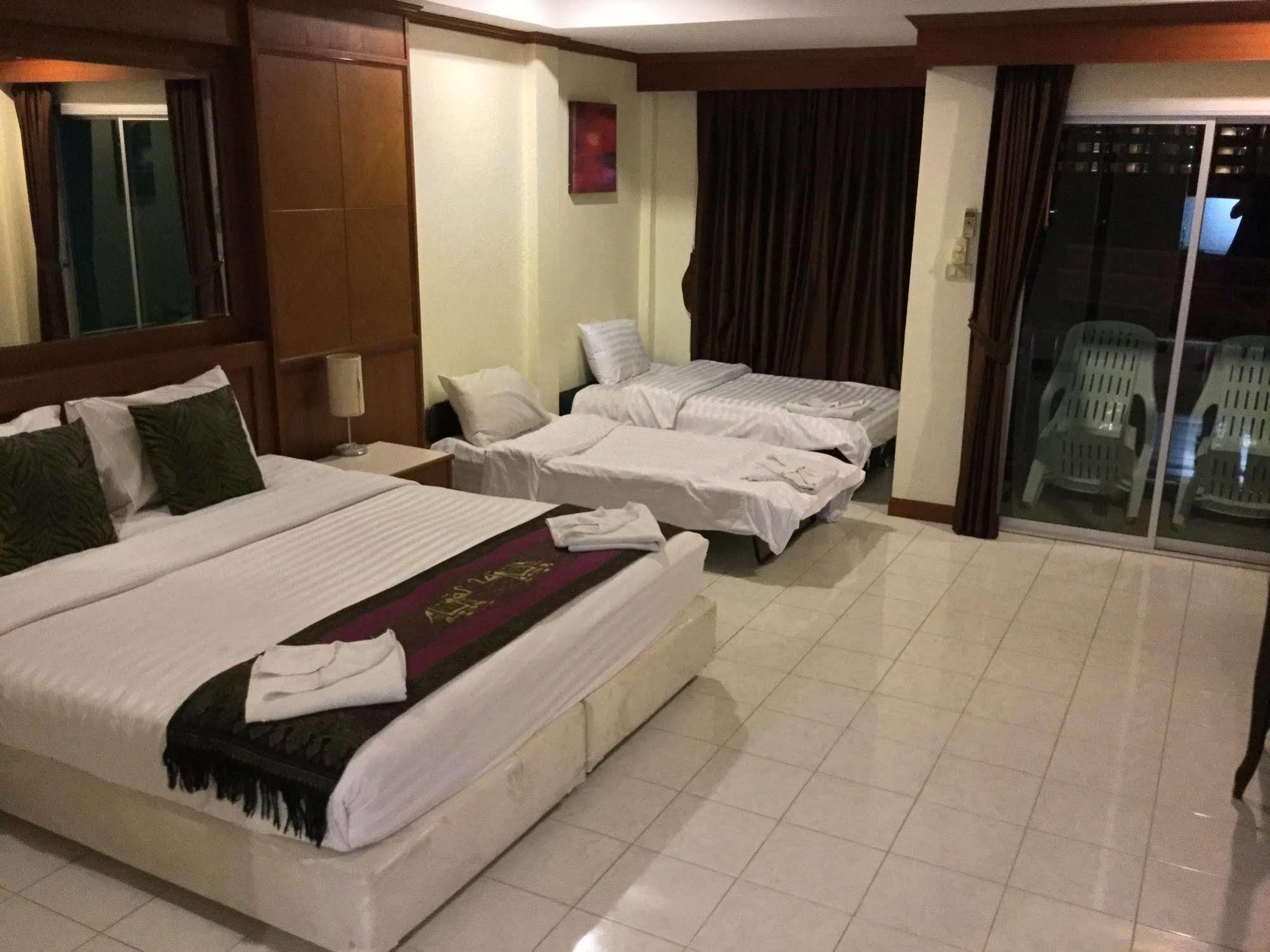 The Yim Siam Hotel Patong Exterior photo
